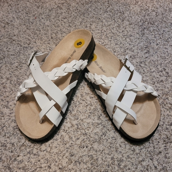Alexis Bendel white sandals Birkenstock knockoff - Picture 1 of 3